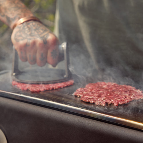 Pressing burgers with the Blok burger press