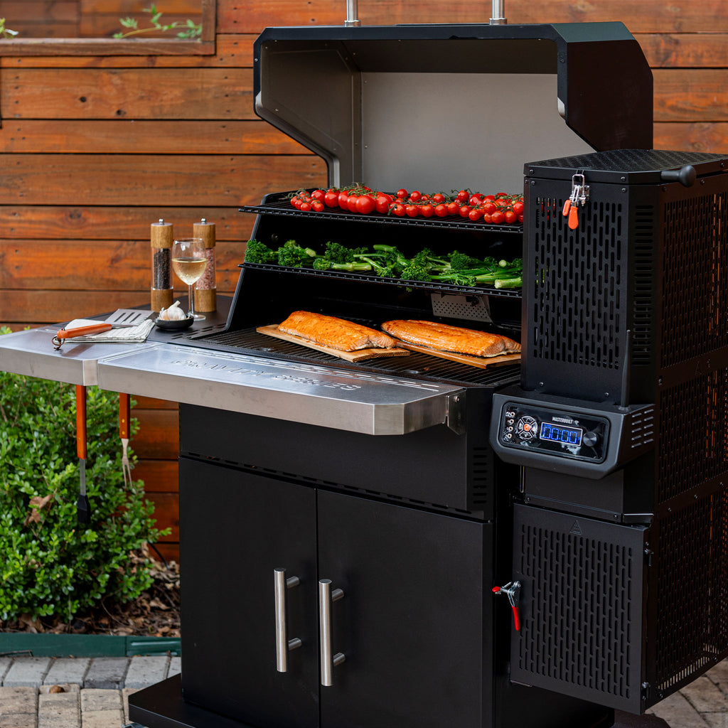 Gravity Series(TM) 1150 Digital Charcoal Grill and Smoker
