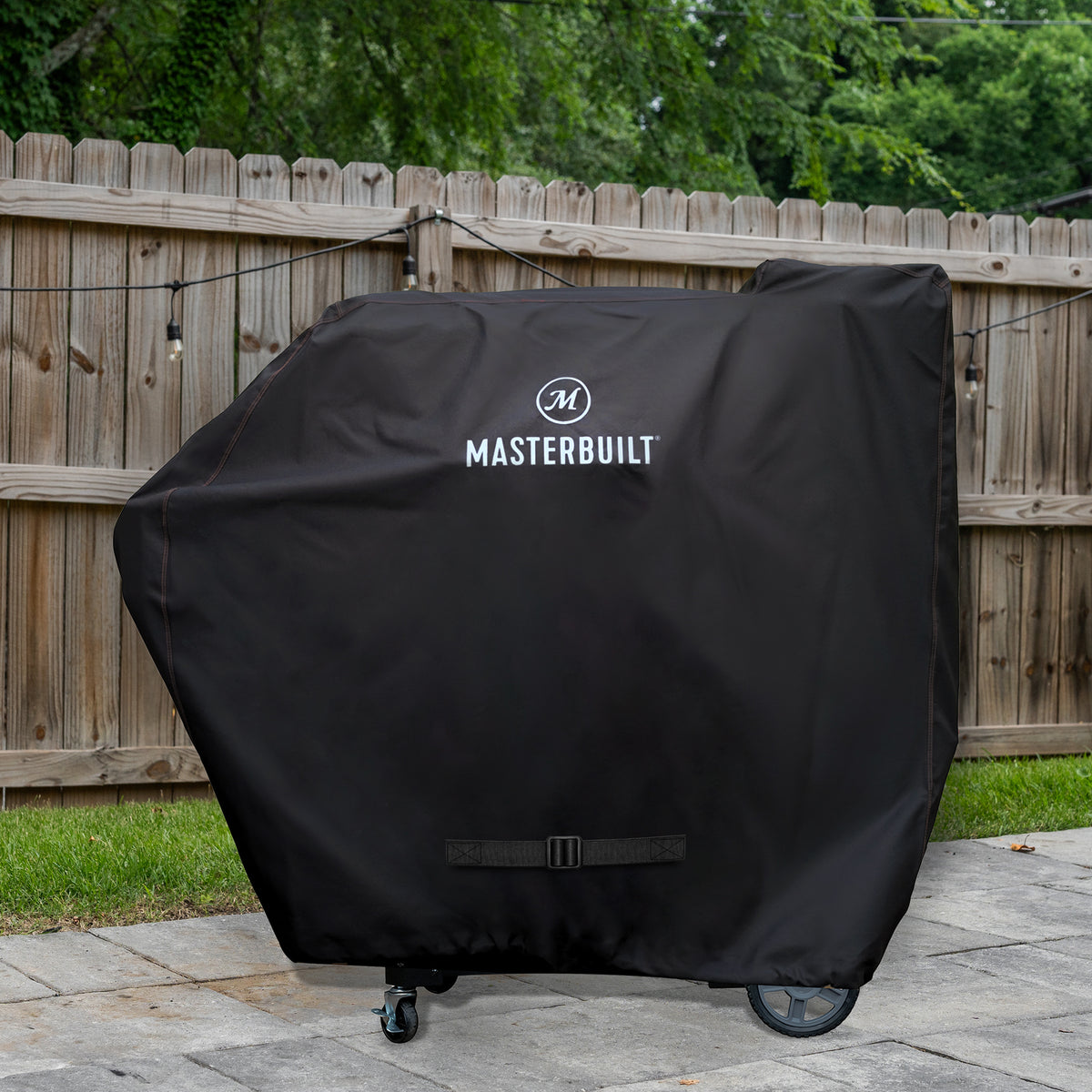 Masterbuilt small Gravity Series cover fitted on a patio
