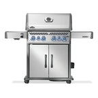 Napoleon Rogue PRO-S 525 Gas BBQ in stainless steel, front view